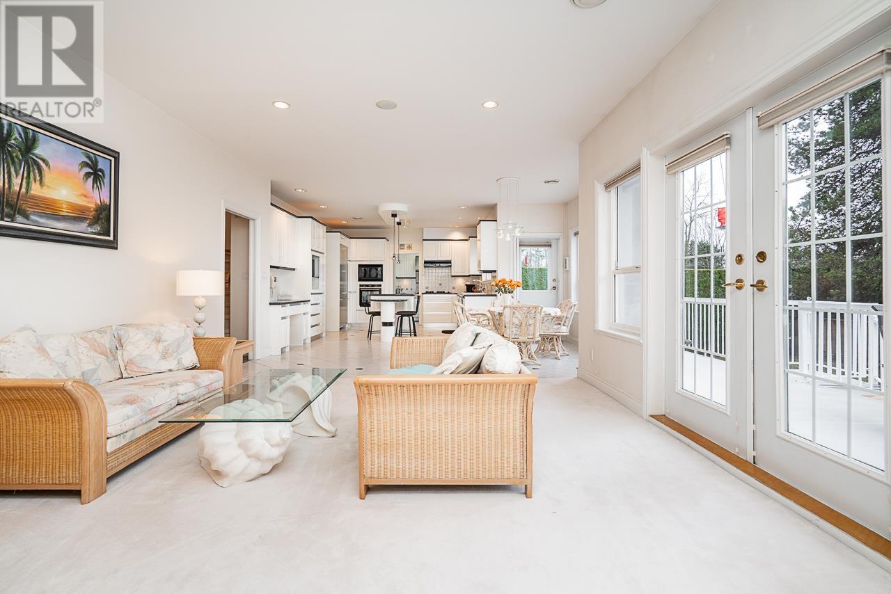 Listing Picture 10 of 40 : 3619 DALEBRIGHT DRIVE, Burnaby / 本拿比 - 魯藝地產 Yvonne Lu Group - MLS Medallion Club Member