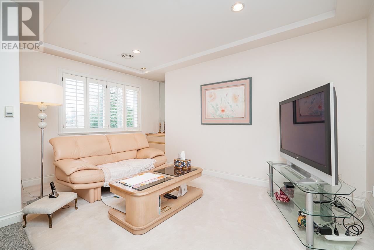 Listing Picture 20 of 40 : 3619 DALEBRIGHT DRIVE, Burnaby / 本拿比 - 魯藝地產 Yvonne Lu Group - MLS Medallion Club Member