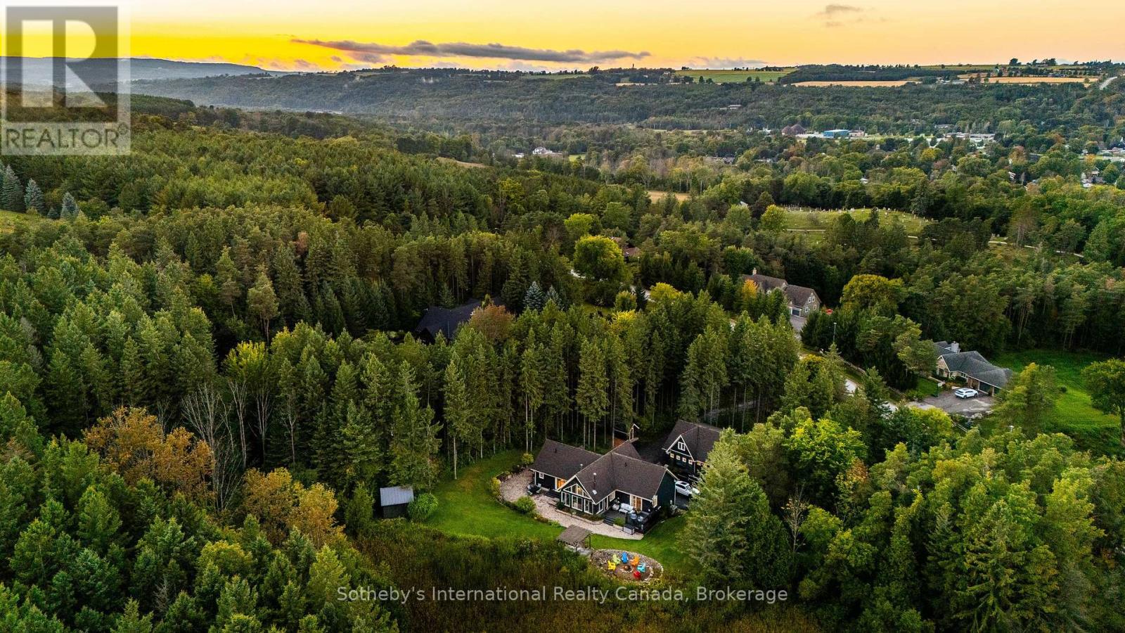 5 Purple Hill Lane, Clearview, Ontario  L0M 1G0 - Photo 4 - S12011452