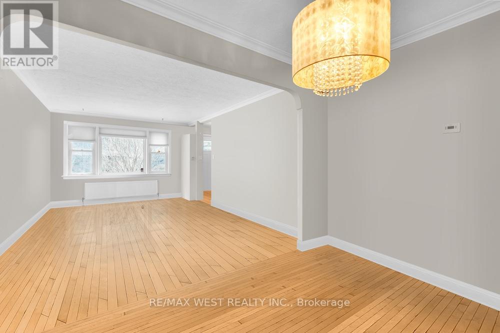 Property at 9 FIELDWAY ROAD image 4
