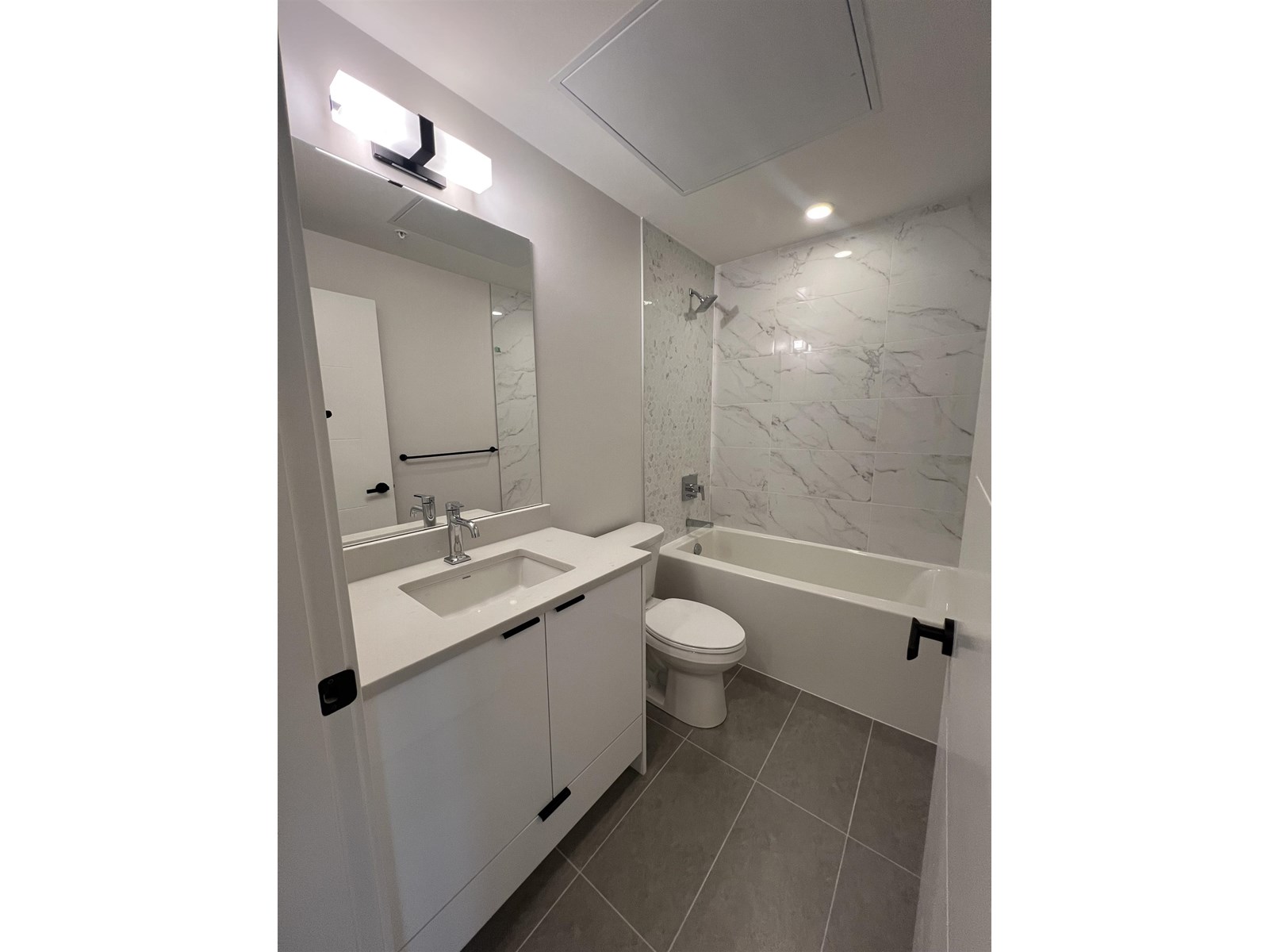203 13452 95 Avenue, Surrey, British Columbia  V3R 7W4 - Photo 13 - R2944988