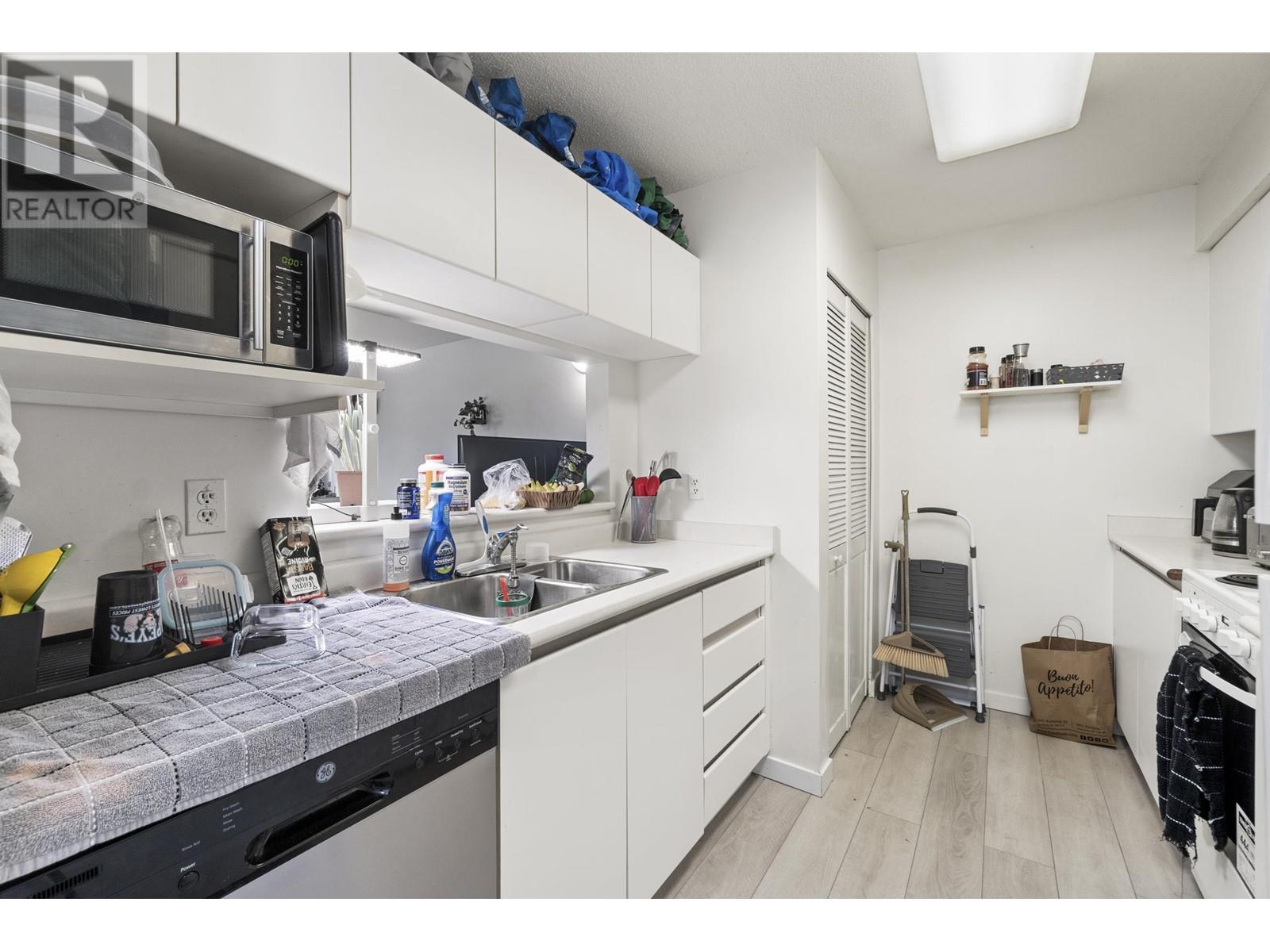301 4990 Mcgeer Street, Vancouver, British Columbia  V5R 6C1 - Photo 8 - R2975429