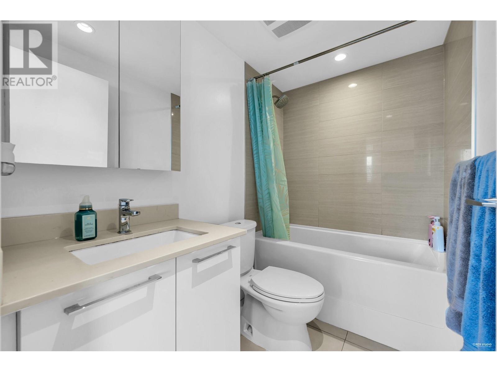 Listing Picture 18 of 29 : 501 5619 CEDARBRIDGE WAY, Richmond / 烈治文 - 魯藝地產 Yvonne Lu Group - MLS Medallion Club Member
