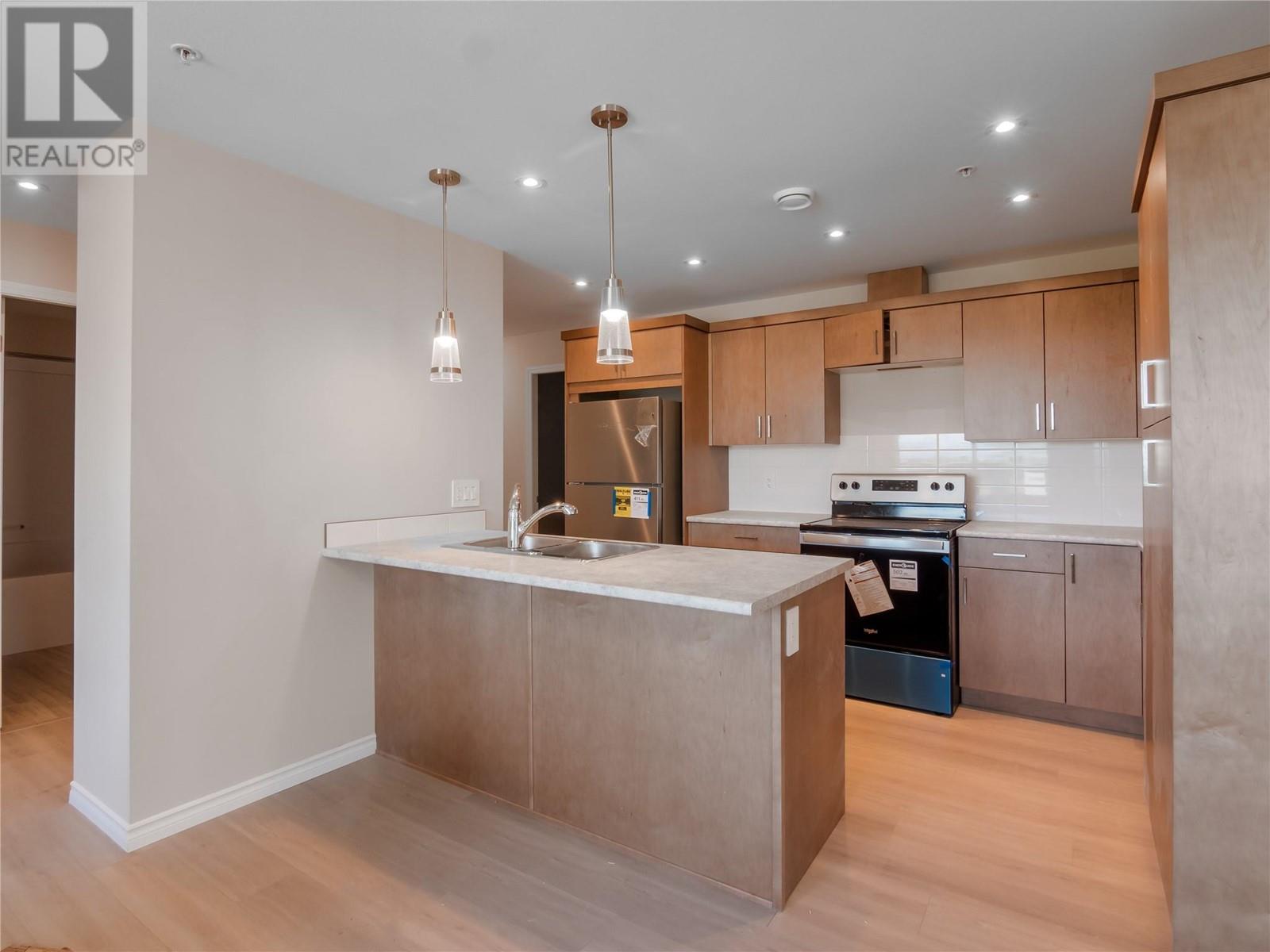 Property at 3362 SKAHA LAKE Road Unit# 703 image 3