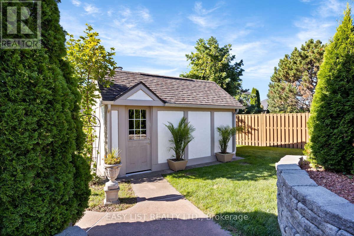 541 Kerr Crescent, Lakeshore, Ontario  N0R 1A0 - Photo 12 - X12011174