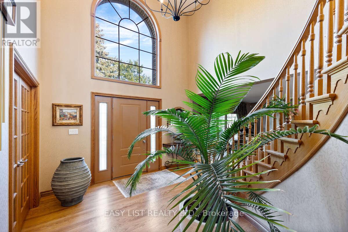 541 Kerr Crescent, Lakeshore, Ontario  N0R 1A0 - Photo 17 - X12011174