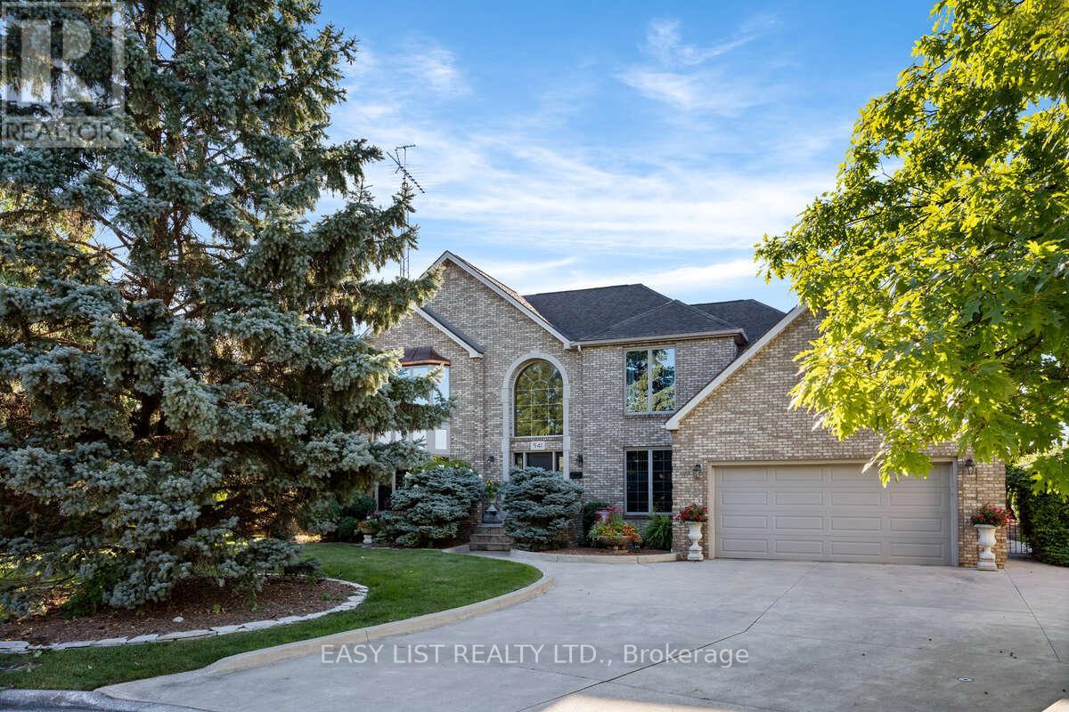 541 Kerr Crescent, Lakeshore, Ontario  N0R 1A0 - Photo 2 - X12011174