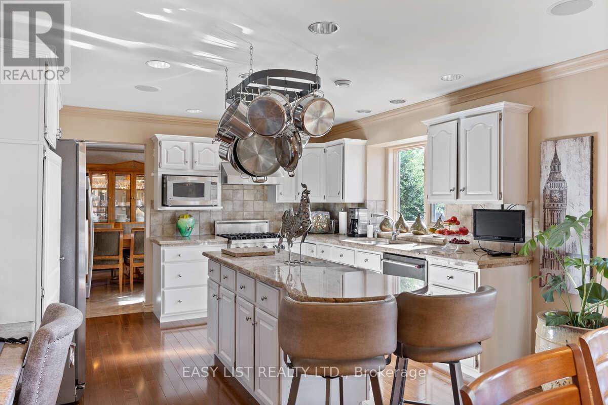 541 Kerr Crescent, Lakeshore, Ontario  N0R 1A0 - Photo 22 - X12011174