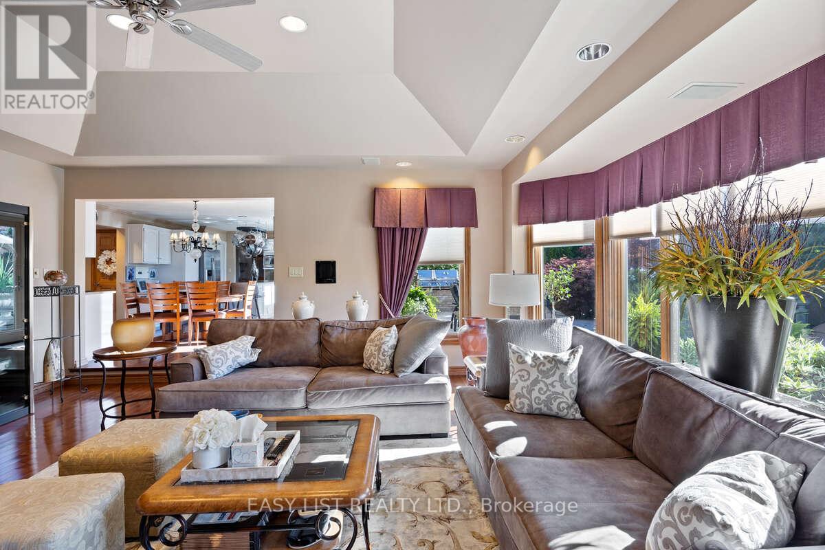 541 Kerr Crescent, Lakeshore, Ontario  N0R 1A0 - Photo 25 - X12011174