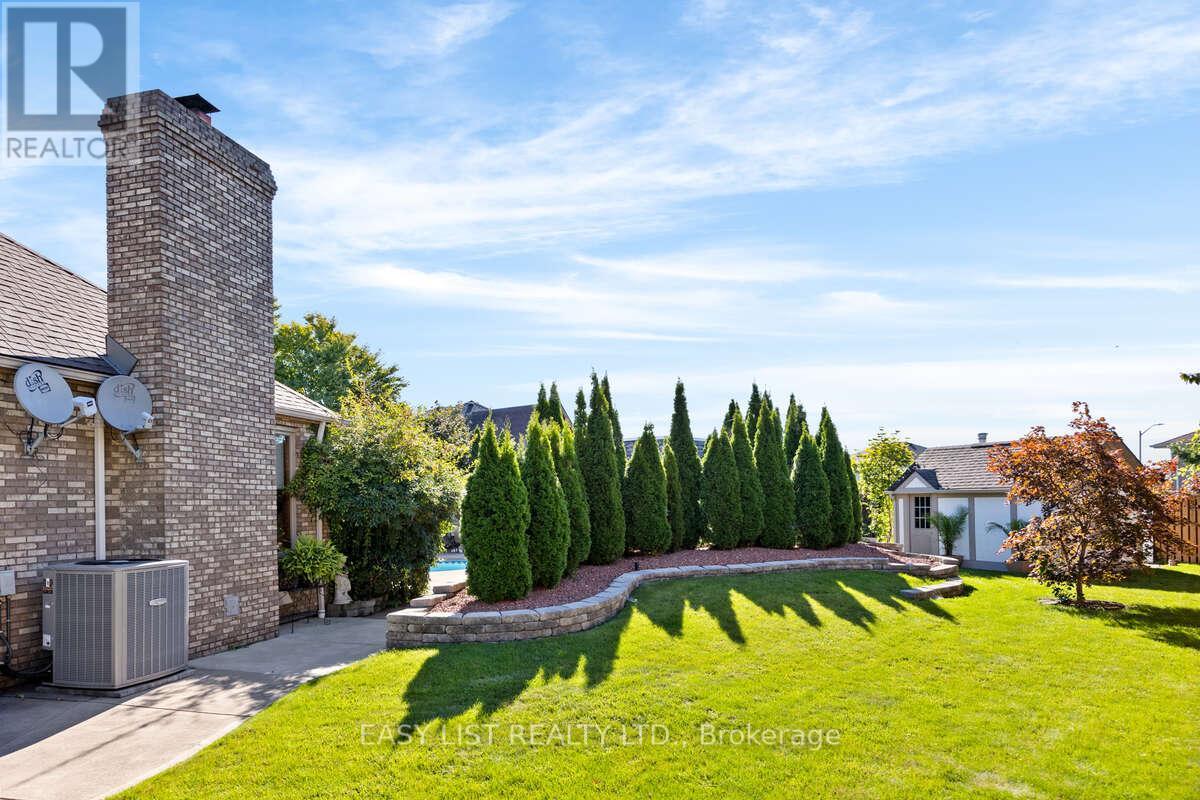 541 Kerr Crescent, Lakeshore, Ontario  N0R 1A0 - Photo 4 - X12011174