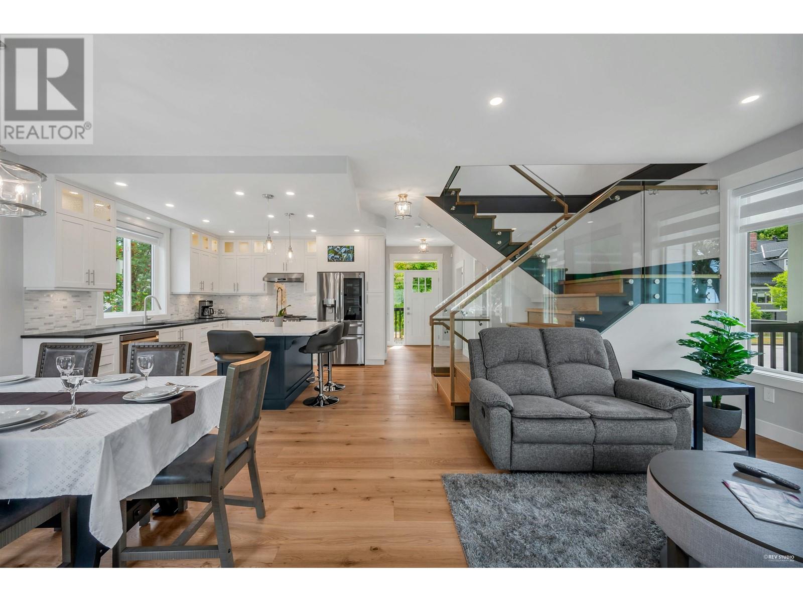 390 Seventh Avenue, New Westminster, British Columbia  V3L 2W1 - Photo 8 - R2973910
