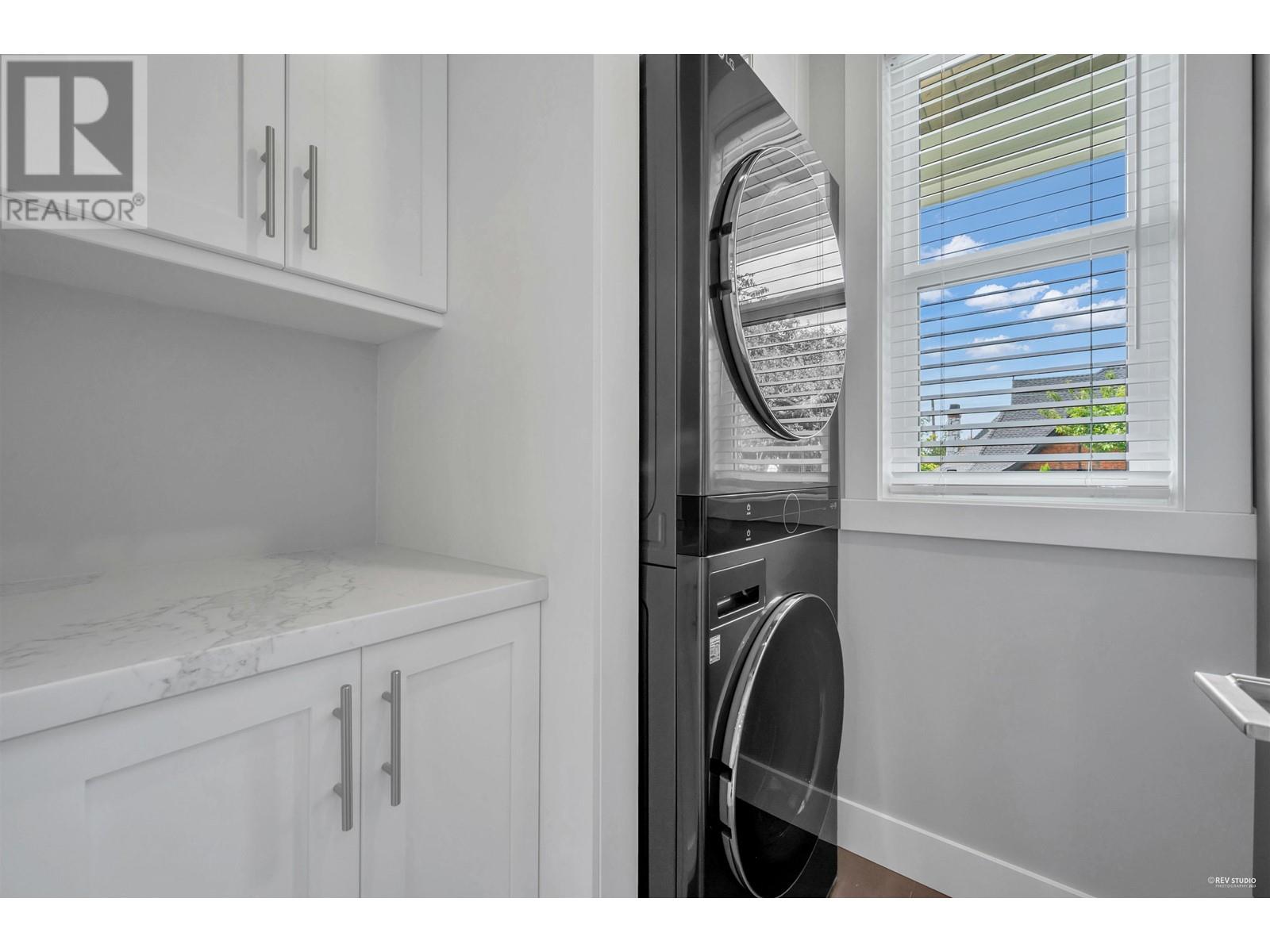 390 Seventh Avenue, New Westminster, British Columbia  V3L 2W1 - Photo 11 - R2973910
