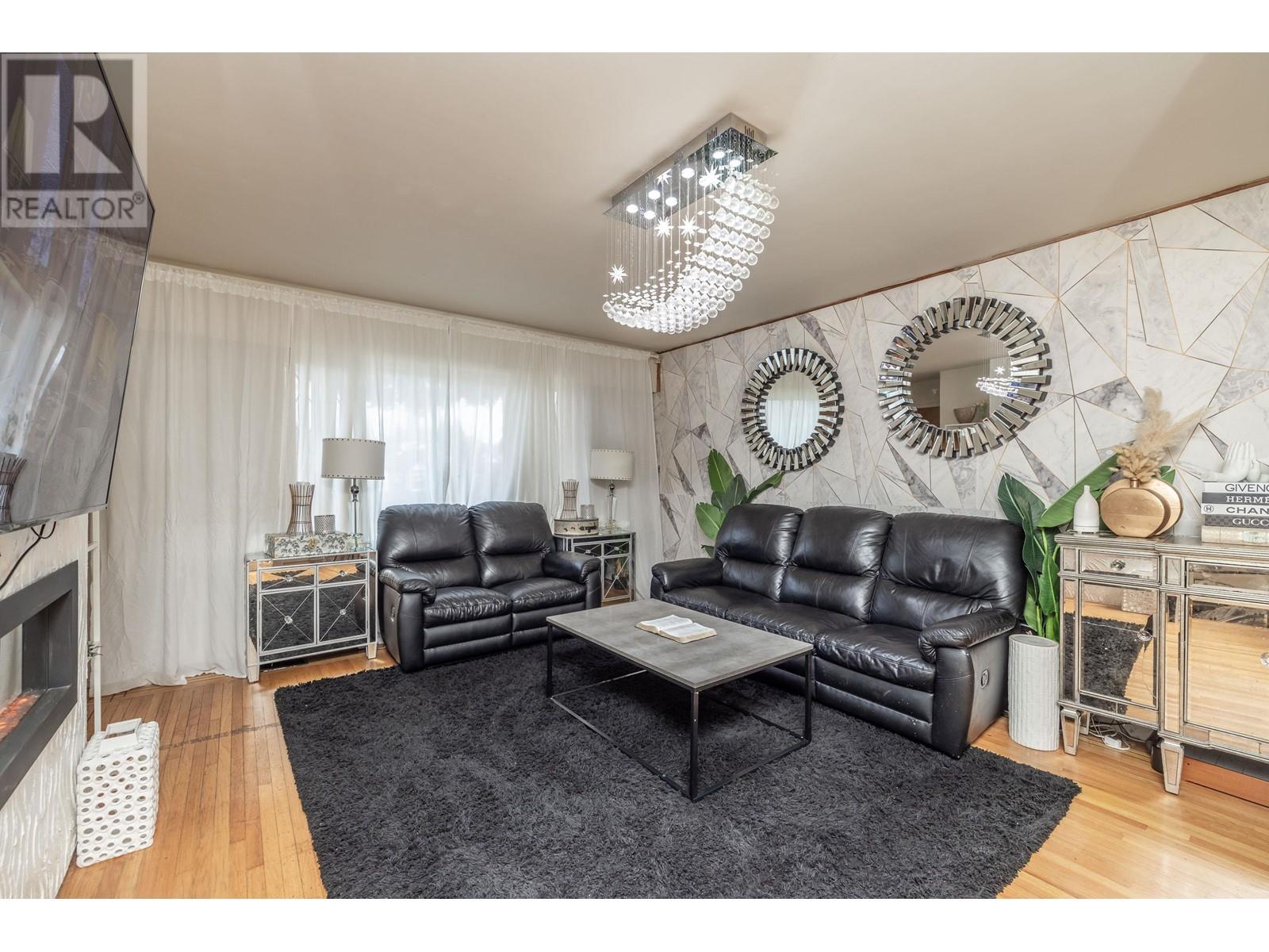 4987 Hoy Street, Vancouver, British Columbia  V5R 4N6 - Photo 3 - R2975911