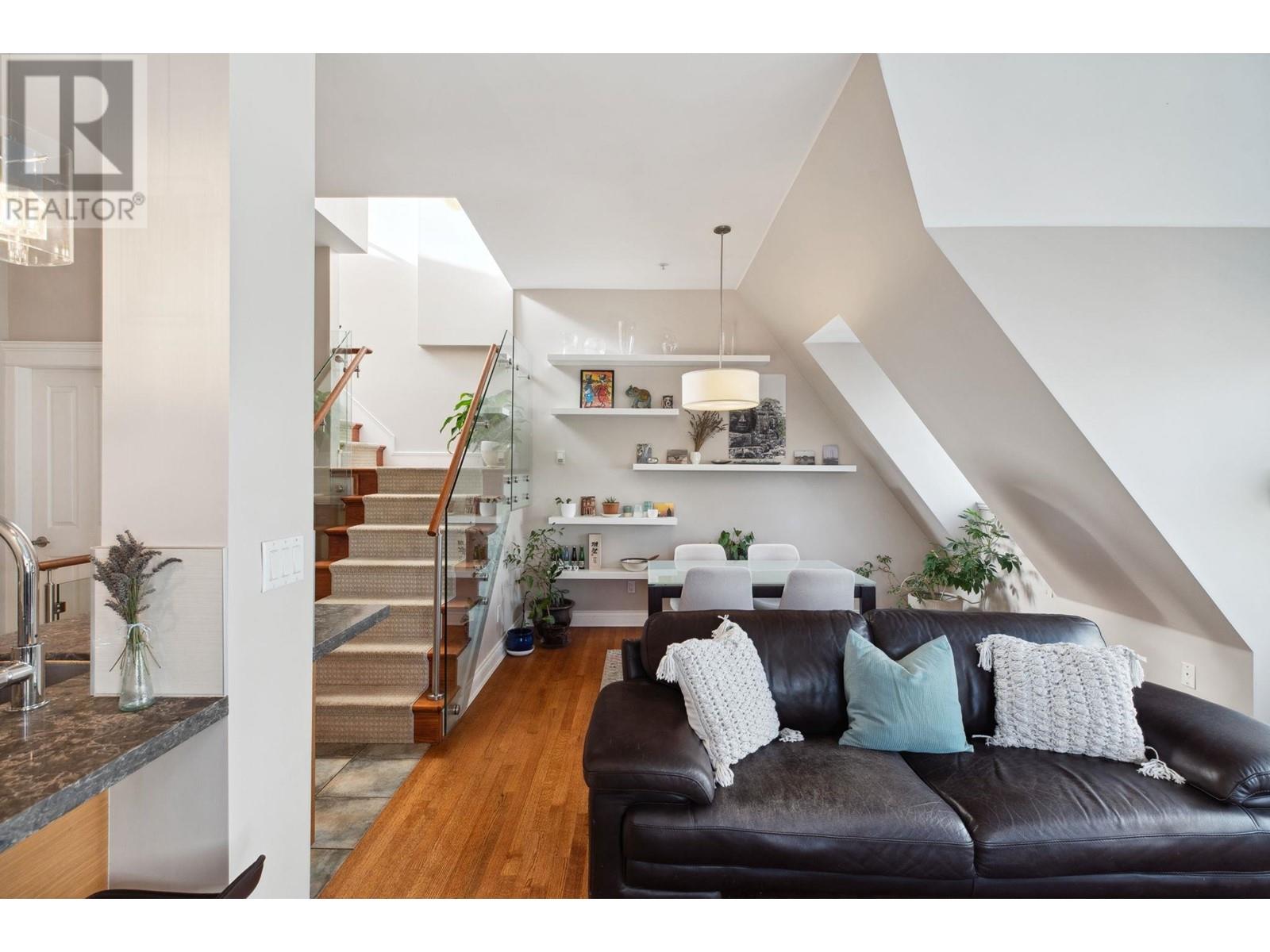 Listing Picture 7 of 35 : PH7 380 W 10TH AVENUE, Vancouver / 溫哥華 - 魯藝地產 Yvonne Lu Group - MLS Medallion Club Member