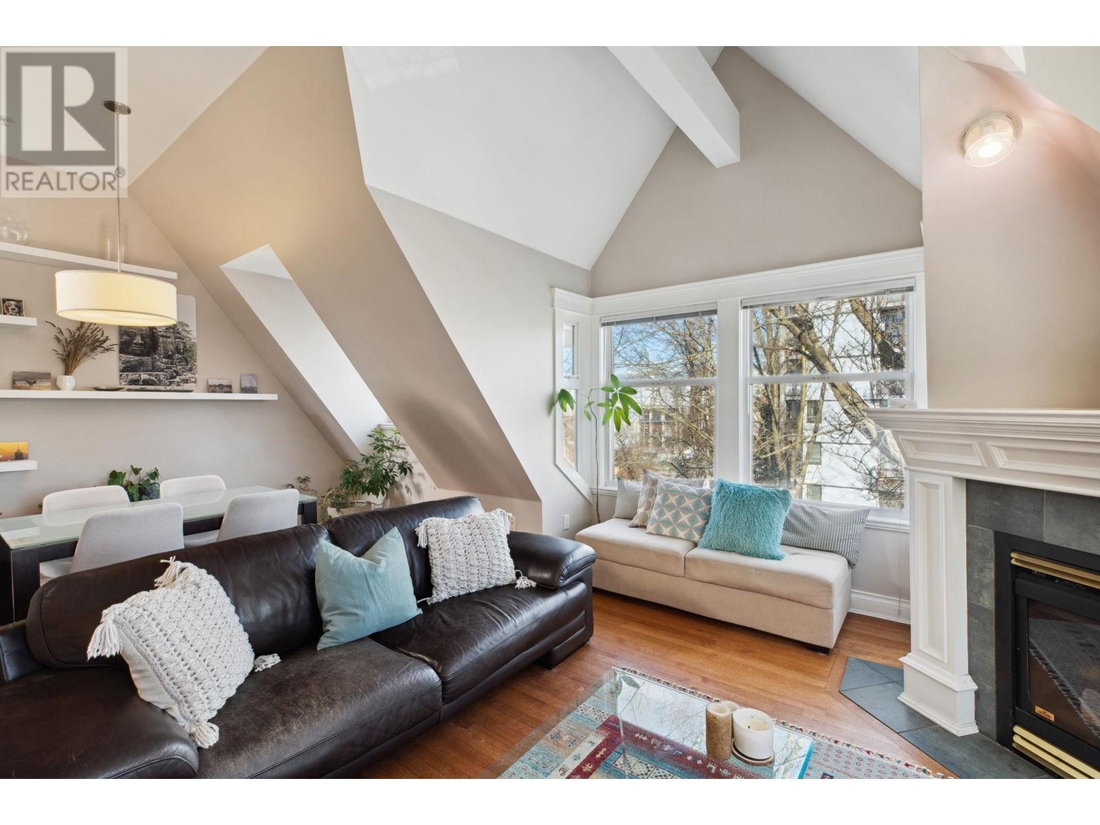 Listing Picture 5 of 35 : PH7 380 W 10TH AVENUE, Vancouver / 溫哥華 - 魯藝地產 Yvonne Lu Group - MLS Medallion Club Member