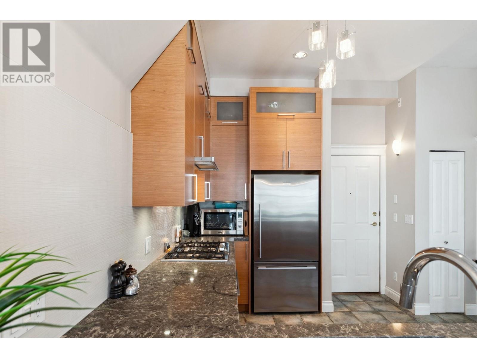 Listing Picture 14 of 35 : PH7 380 W 10TH AVENUE, Vancouver / 溫哥華 - 魯藝地產 Yvonne Lu Group - MLS Medallion Club Member