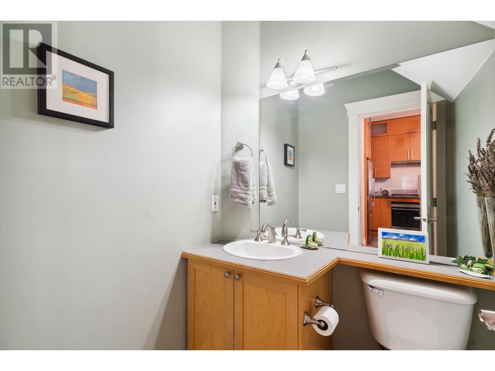 Listing Picture 25 of 35 : PH7 380 W 10TH AVENUE, Vancouver / 溫哥華 - 魯藝地產 Yvonne Lu Group - MLS Medallion Club Member