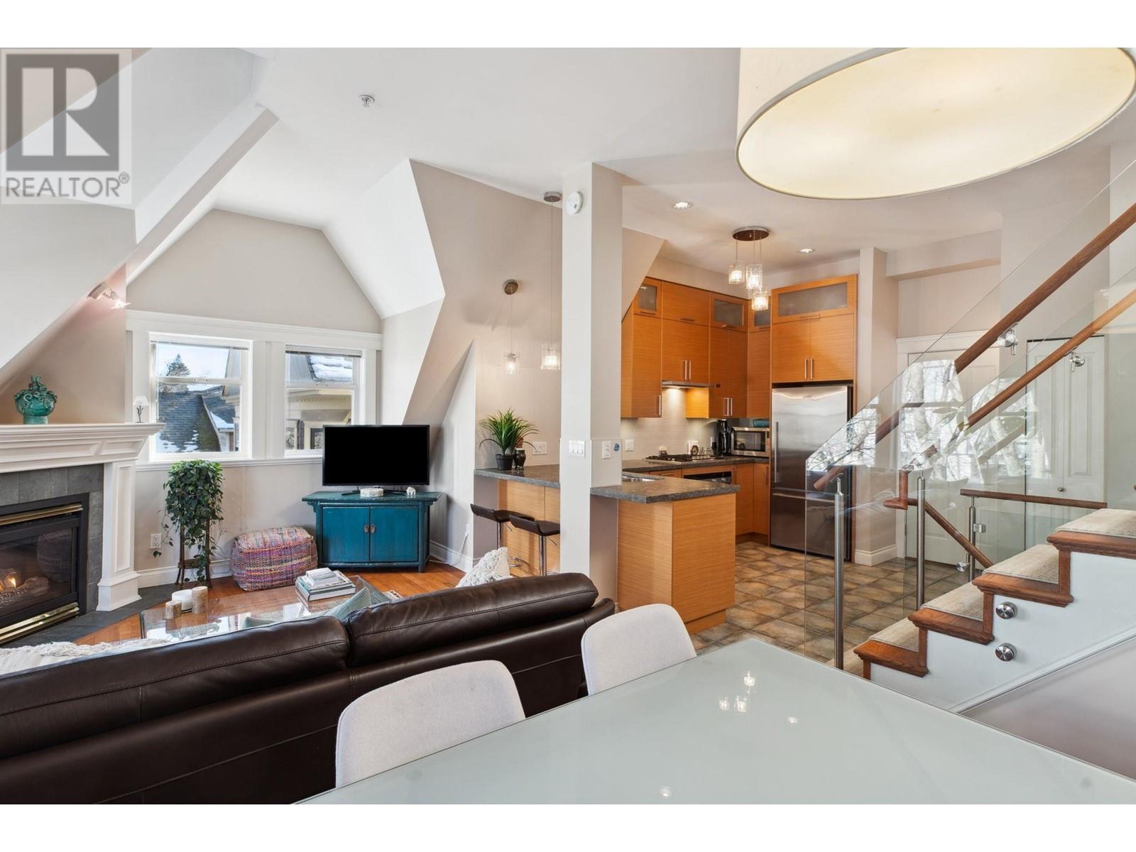 Listing Picture 10 of 35 : PH7 380 W 10TH AVENUE, Vancouver / 溫哥華 - 魯藝地產 Yvonne Lu Group - MLS Medallion Club Member