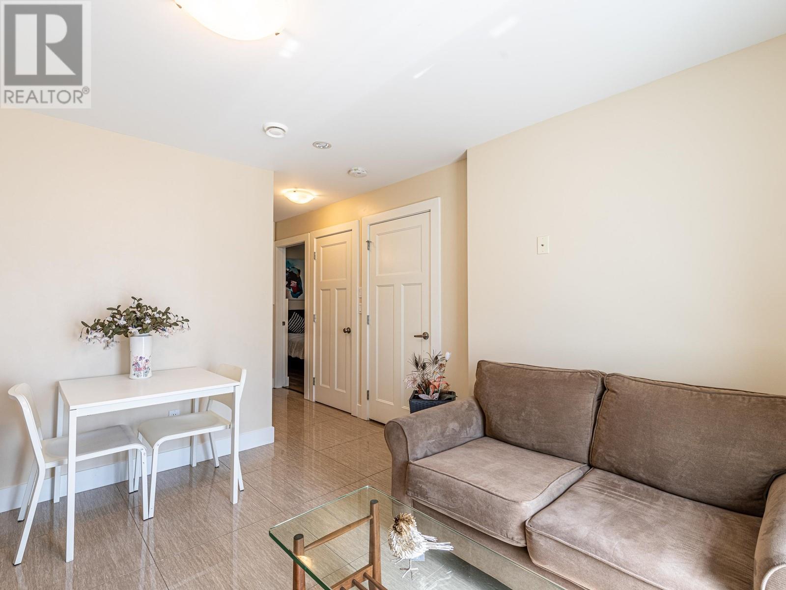 Listing Picture 13 of 39 : 2465 BROCK STREET, Vancouver / 溫哥華 - 魯藝地產 Yvonne Lu Group - MLS Medallion Club Member