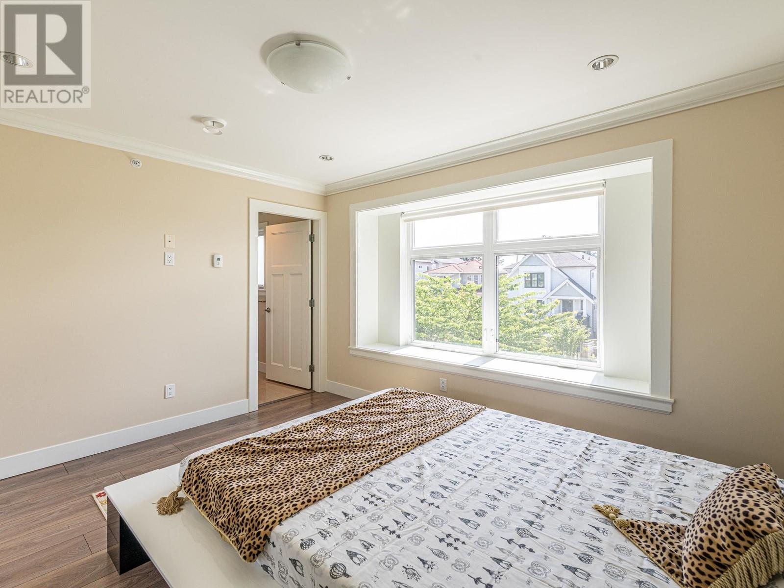 Listing Picture 24 of 39 : 2465 BROCK STREET, Vancouver / 溫哥華 - 魯藝地產 Yvonne Lu Group - MLS Medallion Club Member