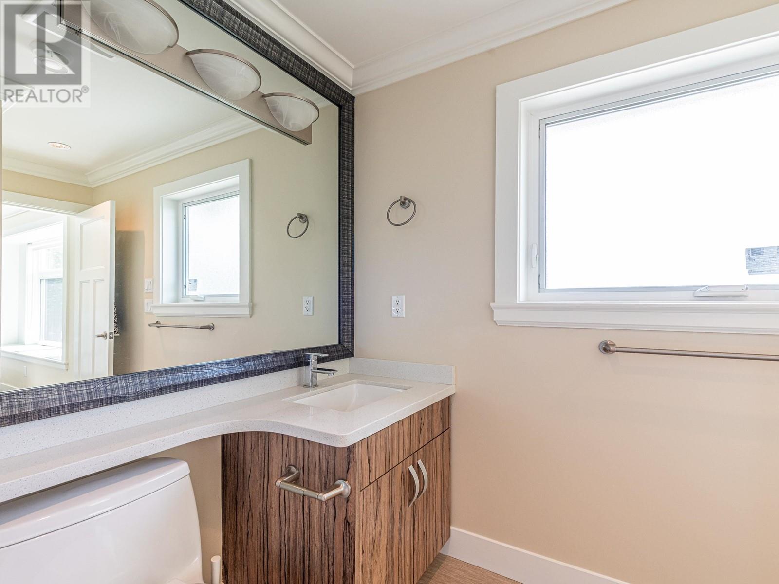 Listing Picture 26 of 39 : 2465 BROCK STREET, Vancouver / 溫哥華 - 魯藝地產 Yvonne Lu Group - MLS Medallion Club Member