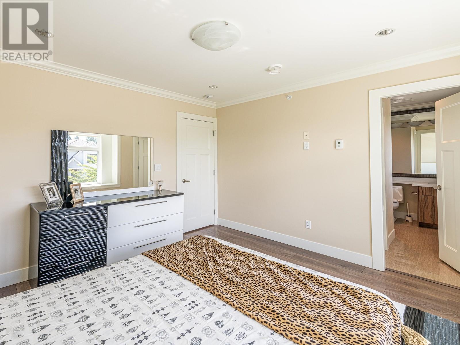 Listing Picture 25 of 39 : 2465 BROCK STREET, Vancouver / 溫哥華 - 魯藝地產 Yvonne Lu Group - MLS Medallion Club Member