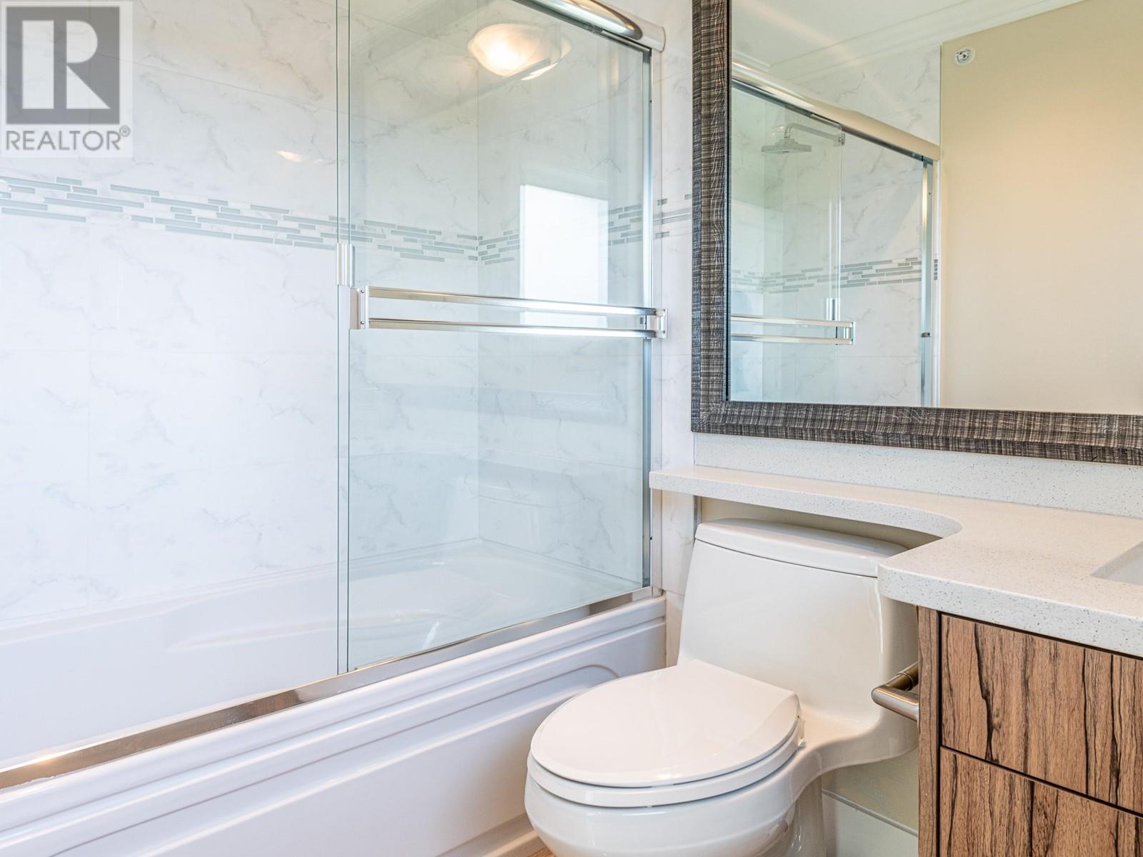 Listing Picture 31 of 39 : 2465 BROCK STREET, Vancouver / 溫哥華 - 魯藝地產 Yvonne Lu Group - MLS Medallion Club Member