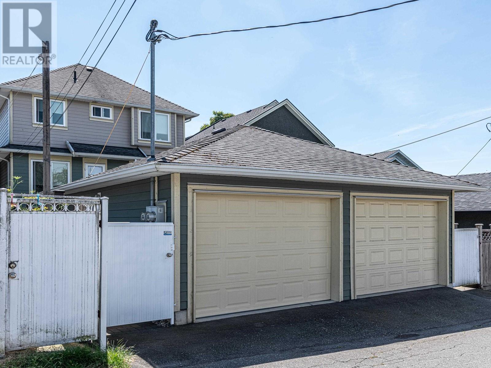 Listing Picture 37 of 39 : 2465 BROCK STREET, Vancouver / 溫哥華 - 魯藝地產 Yvonne Lu Group - MLS Medallion Club Member