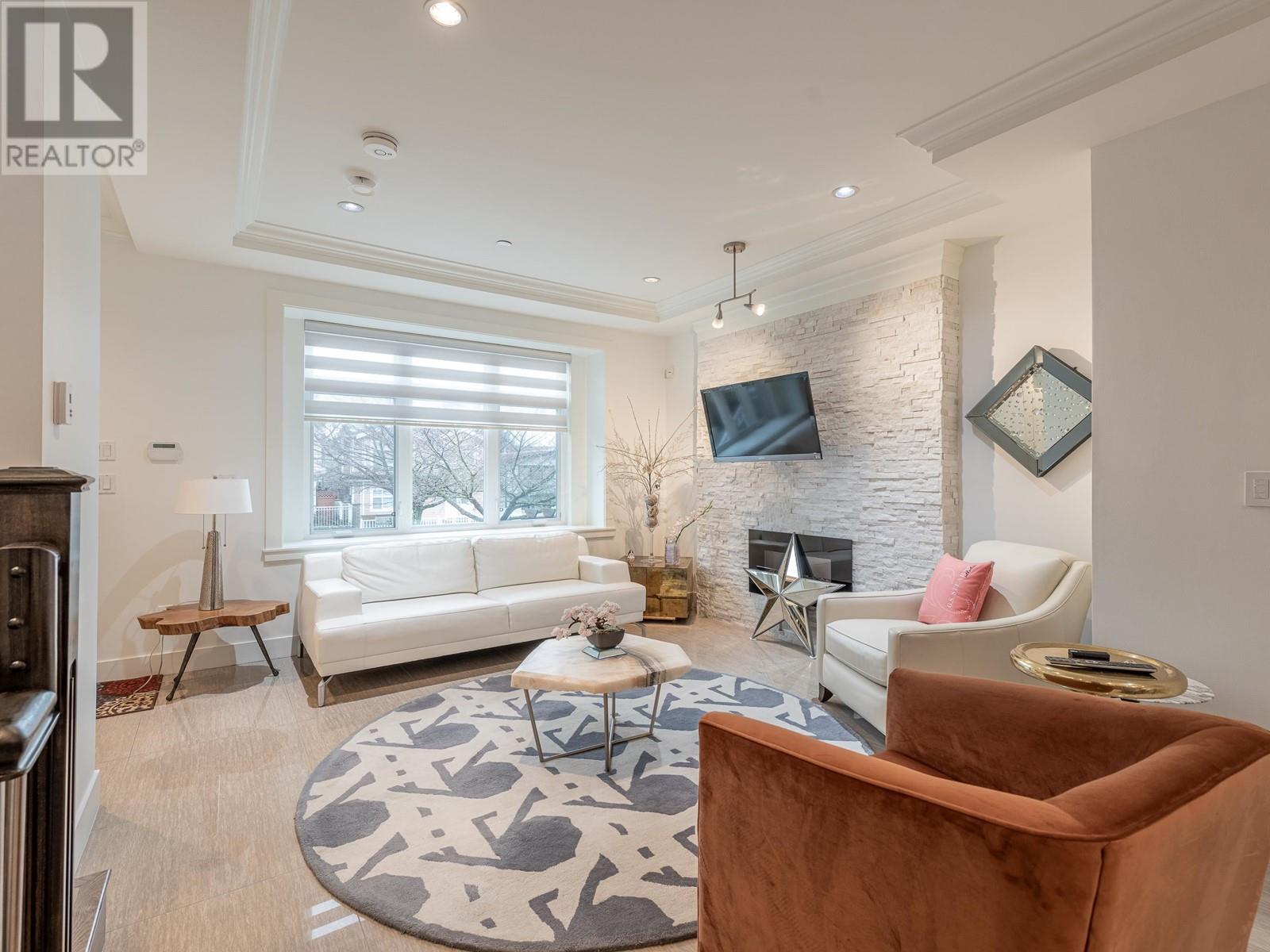 Listing Picture 10 of 39 : 2465 BROCK STREET, Vancouver / 溫哥華 - 魯藝地產 Yvonne Lu Group - MLS Medallion Club Member