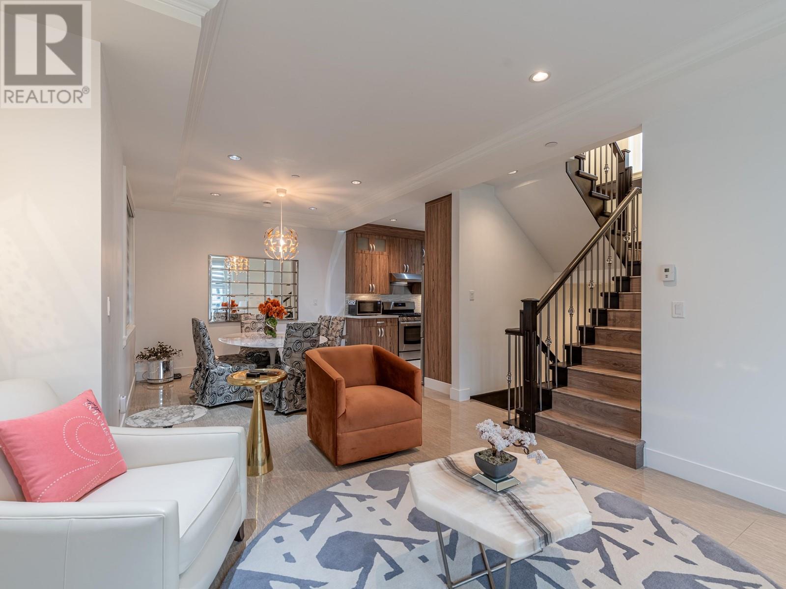 Listing Picture 11 of 39 : 2465 BROCK STREET, Vancouver / 溫哥華 - 魯藝地產 Yvonne Lu Group - MLS Medallion Club Member