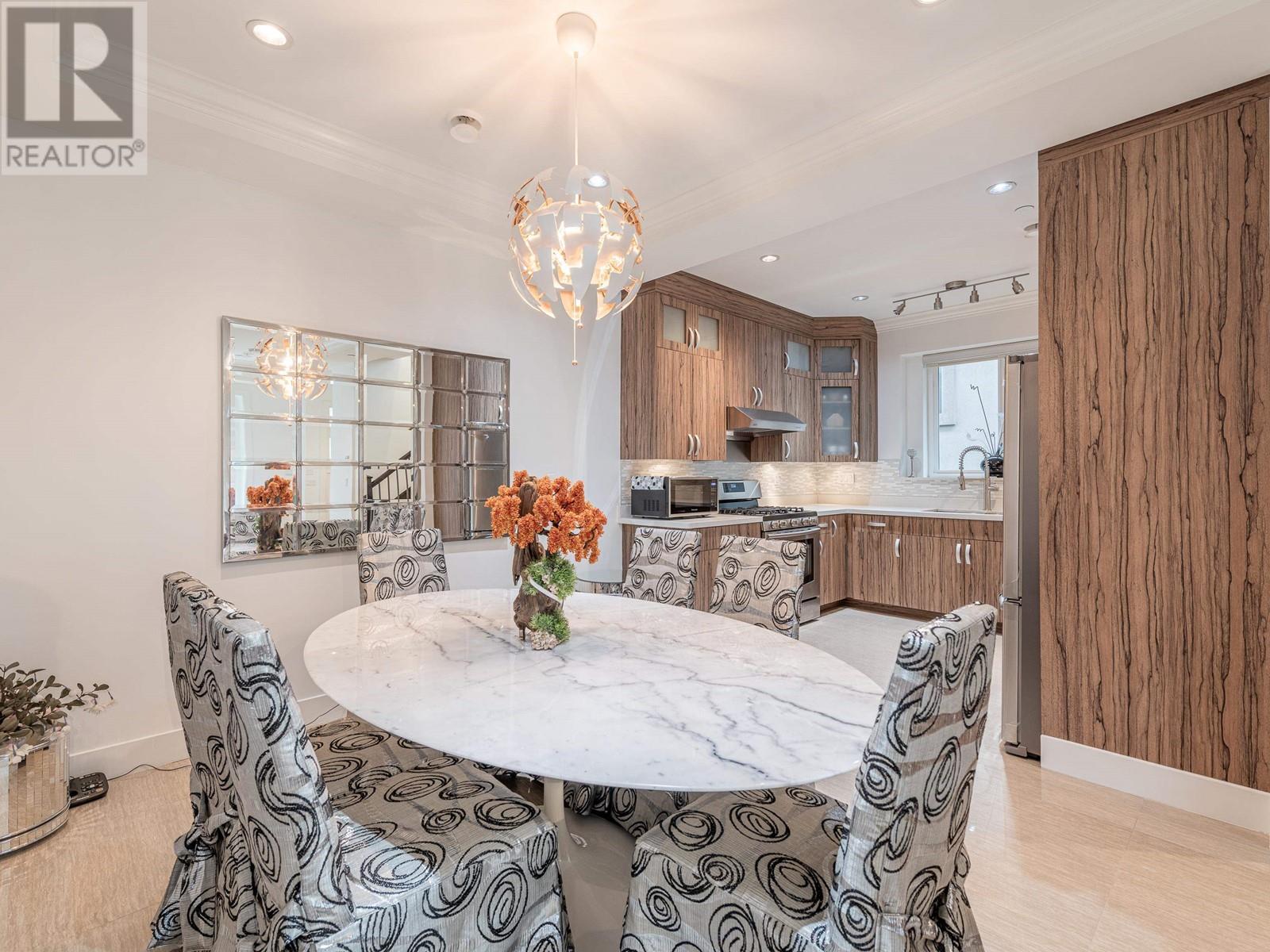 Listing Picture 16 of 39 : 2465 BROCK STREET, Vancouver / 溫哥華 - 魯藝地產 Yvonne Lu Group - MLS Medallion Club Member