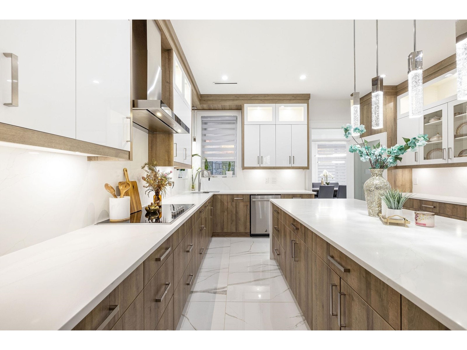 Property at 5538 184 STREET image 3