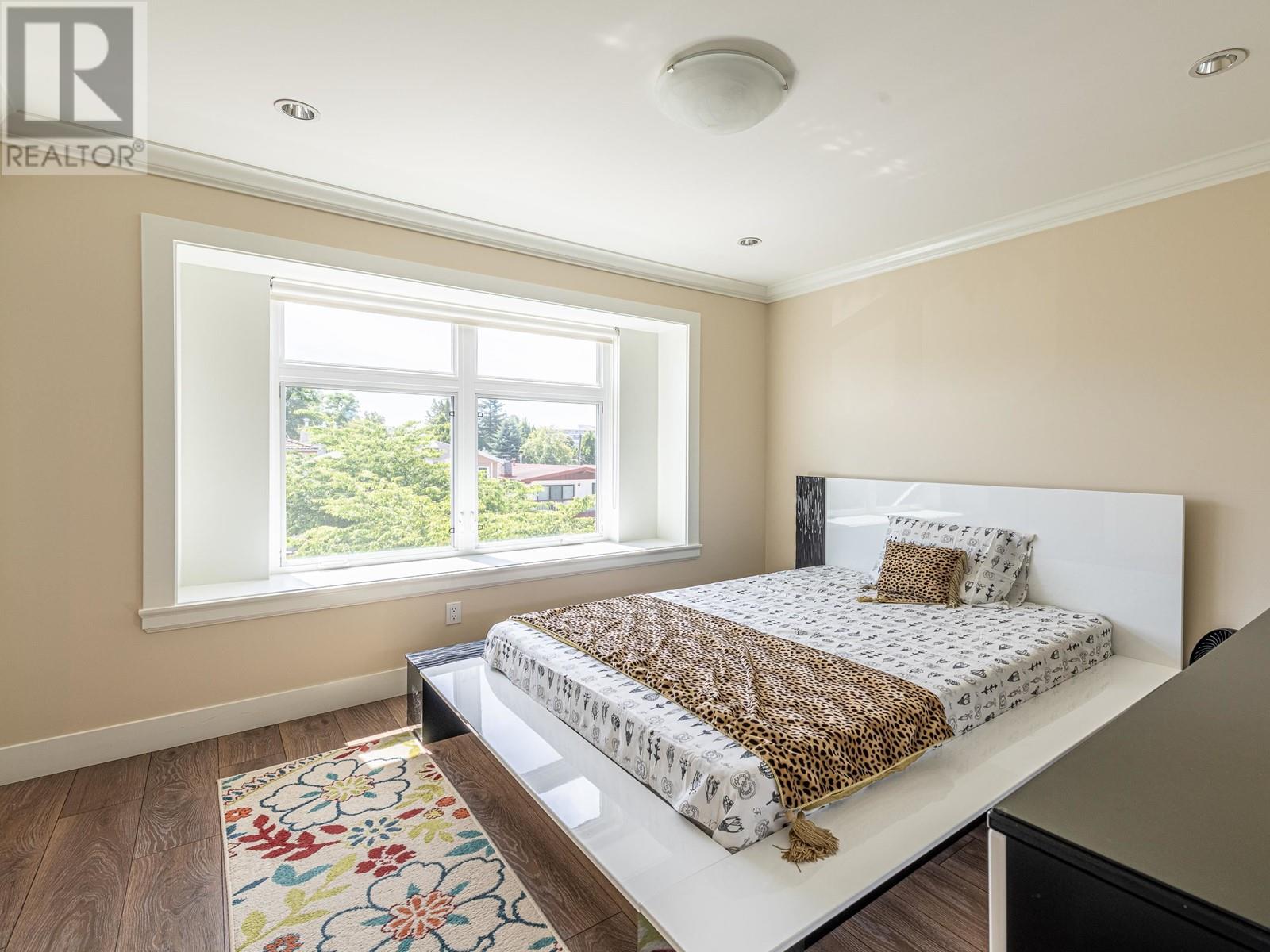 Listing Picture 23 of 39 : 2465 BROCK STREET, Vancouver / 溫哥華 - 魯藝地產 Yvonne Lu Group - MLS Medallion Club Member