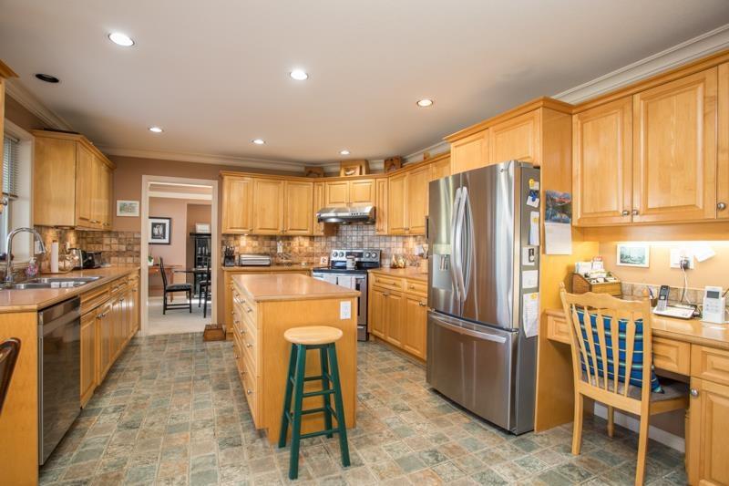 8044 Kestrel Court, Surrey, British Columbia  V3W 0V1 - Photo 11 - R2975587