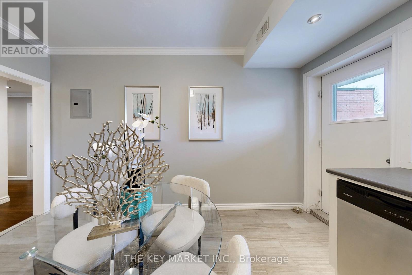 1078 Dovercourt Road, Toronto, Ontario  M6H 2X8 - Photo 8 - W12011411