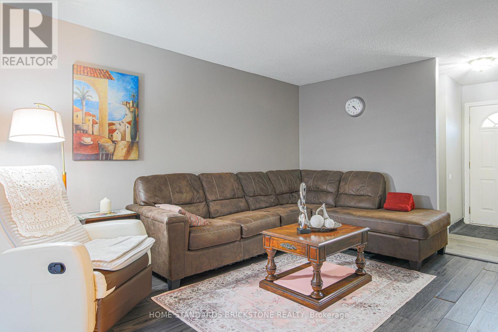 Property at 33 - 855 SOUTHDALE ROAD E image 5