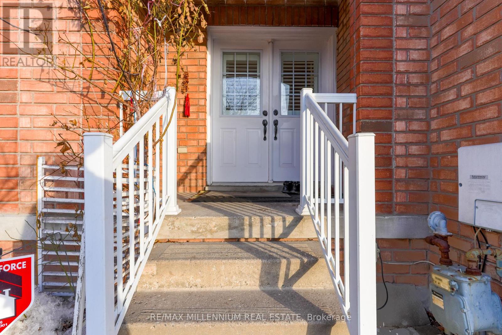 Property at 112 BIG MOE CRESCENT image 3