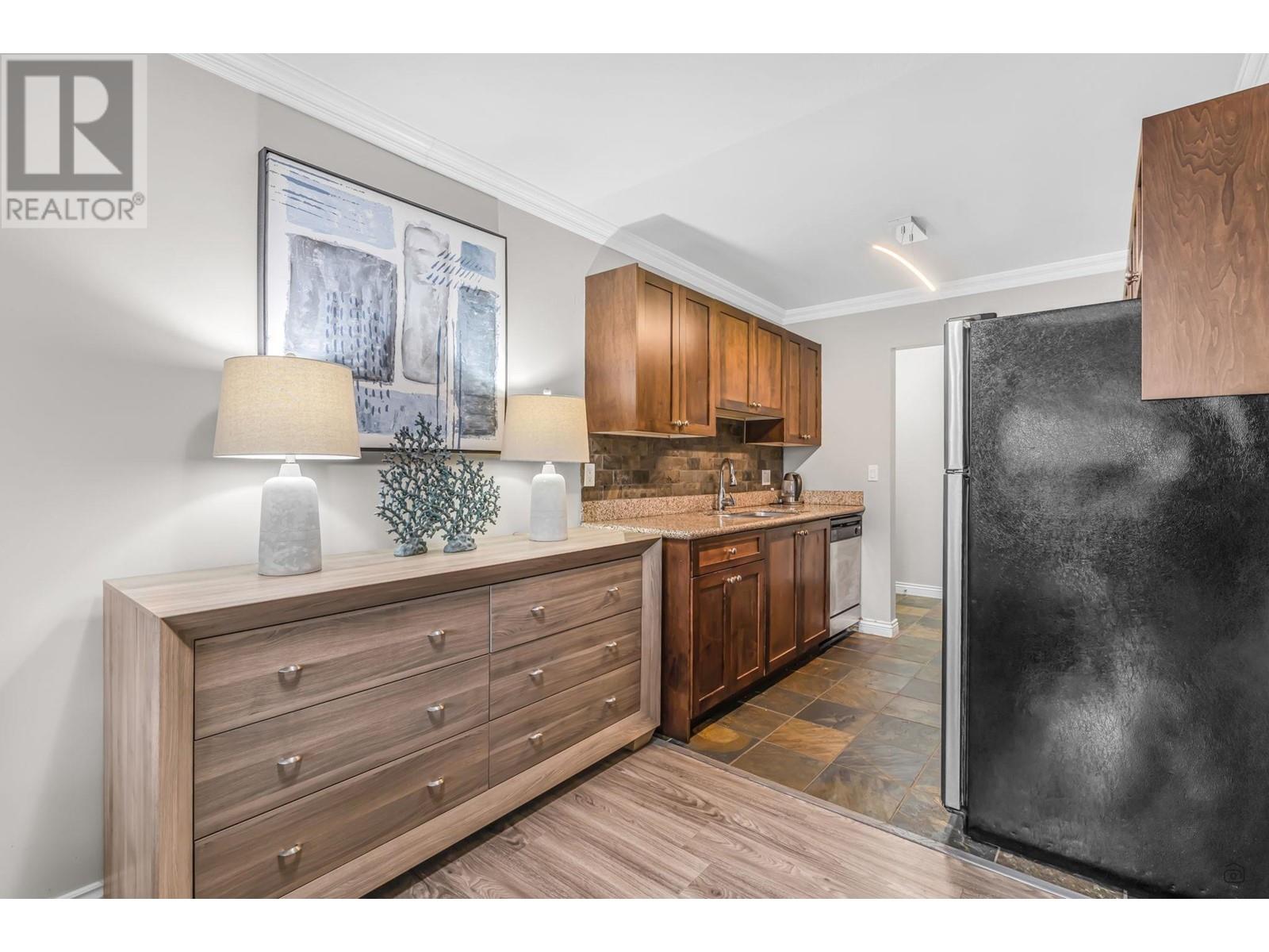 Listing Picture 8 of 24 : 317 1550 BARCLAY STREET, Vancouver / 溫哥華 - 魯藝地產 Yvonne Lu Group - MLS Medallion Club Member