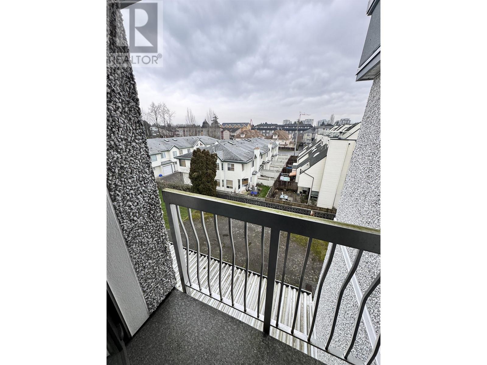 Property at 312 6420 BUSWELL STREET image 5