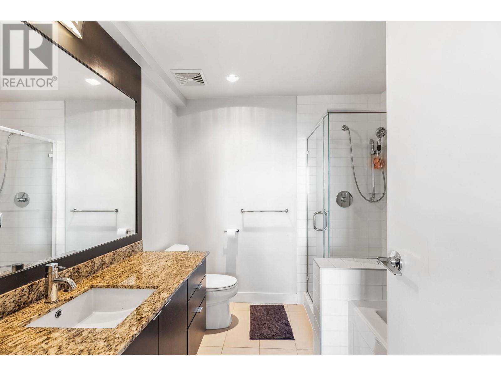 Listing Picture 14 of 39 : 3002 7088 18TH AVENUE, Burnaby / 本拿比 - 魯藝地產 Yvonne Lu Group - MLS Medallion Club Member