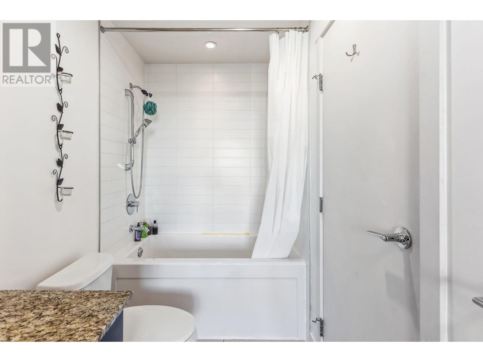 Listing Picture 19 of 39 : 3002 7088 18TH AVENUE, Burnaby / 本拿比 - 魯藝地產 Yvonne Lu Group - MLS Medallion Club Member