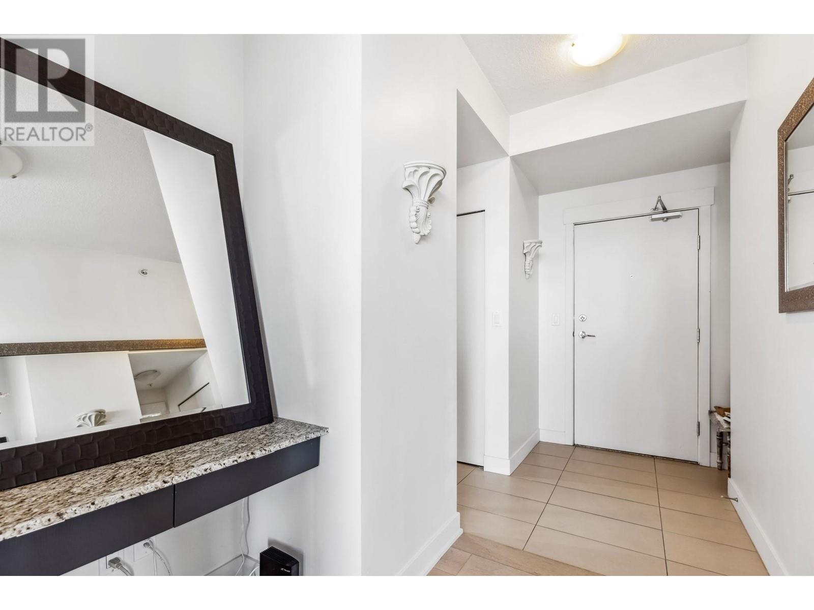 Listing Picture 2 of 39 : 3002 7088 18TH AVENUE, Burnaby / 本拿比 - 魯藝地產 Yvonne Lu Group - MLS Medallion Club Member