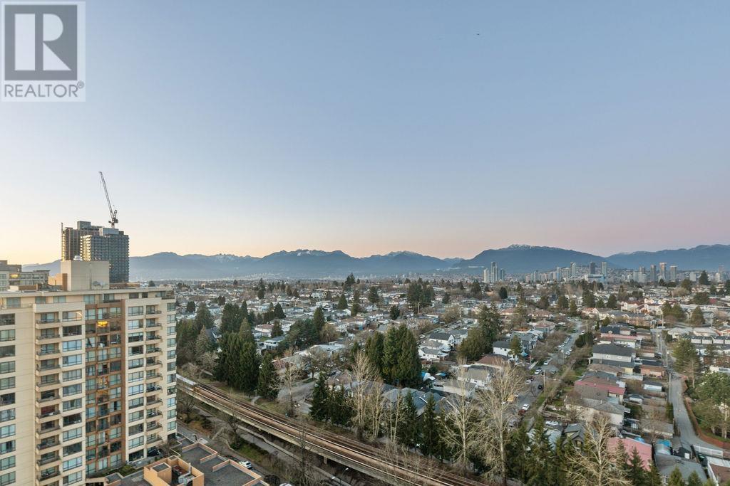 2209 3663 Crowley Drive, Vancouver, British Columbia  V5R 6H4 - Photo 8 - R2976027