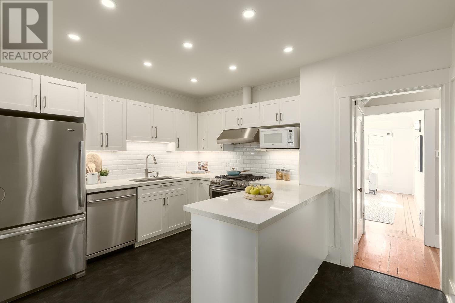 2211 Grant Street, Vancouver, British Columbia  V5L 2Z6 - Photo 12 - R2975982