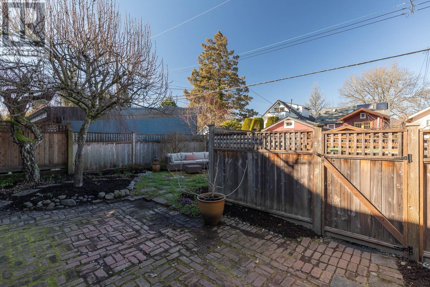 2211 Grant Street, Vancouver, British Columbia  V5L 2Z6 - Photo 35 - R2975982
