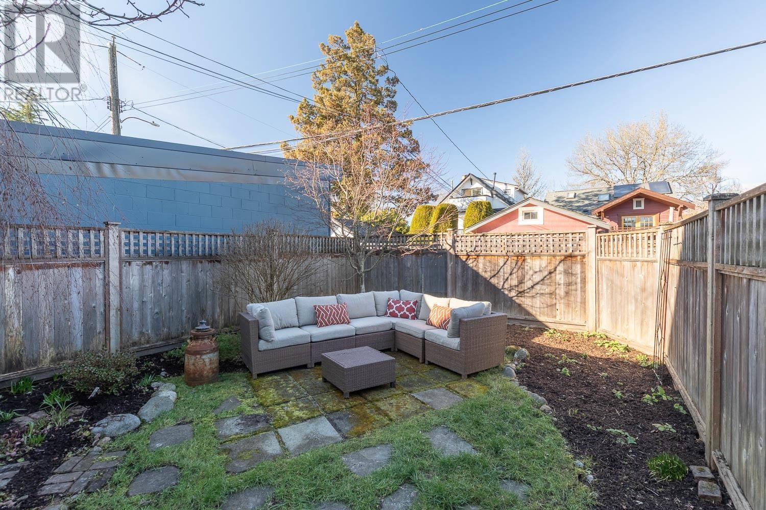 2211 Grant Street, Vancouver, British Columbia  V5L 2Z6 - Photo 37 - R2975982
