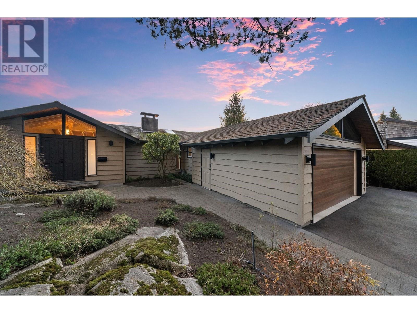 4570 Woodgreen Court, West Vancouver, British Columbia  V7S 2V7 - Photo 16 - R2976006