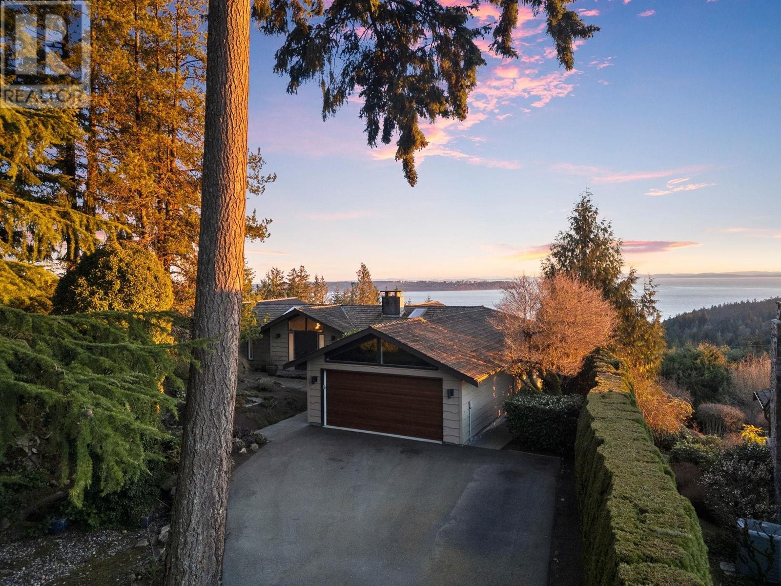 4570 Woodgreen Court, West Vancouver, British Columbia  V7S 2V7 - Photo 26 - R2976006