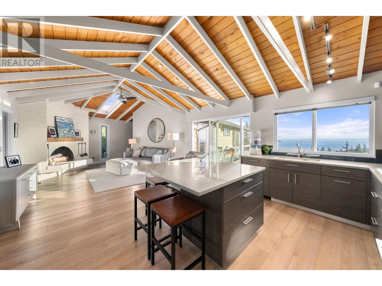 4570 Woodgreen Court, West Vancouver, British Columbia  V7S 2V7 - Photo 6 - R2976006