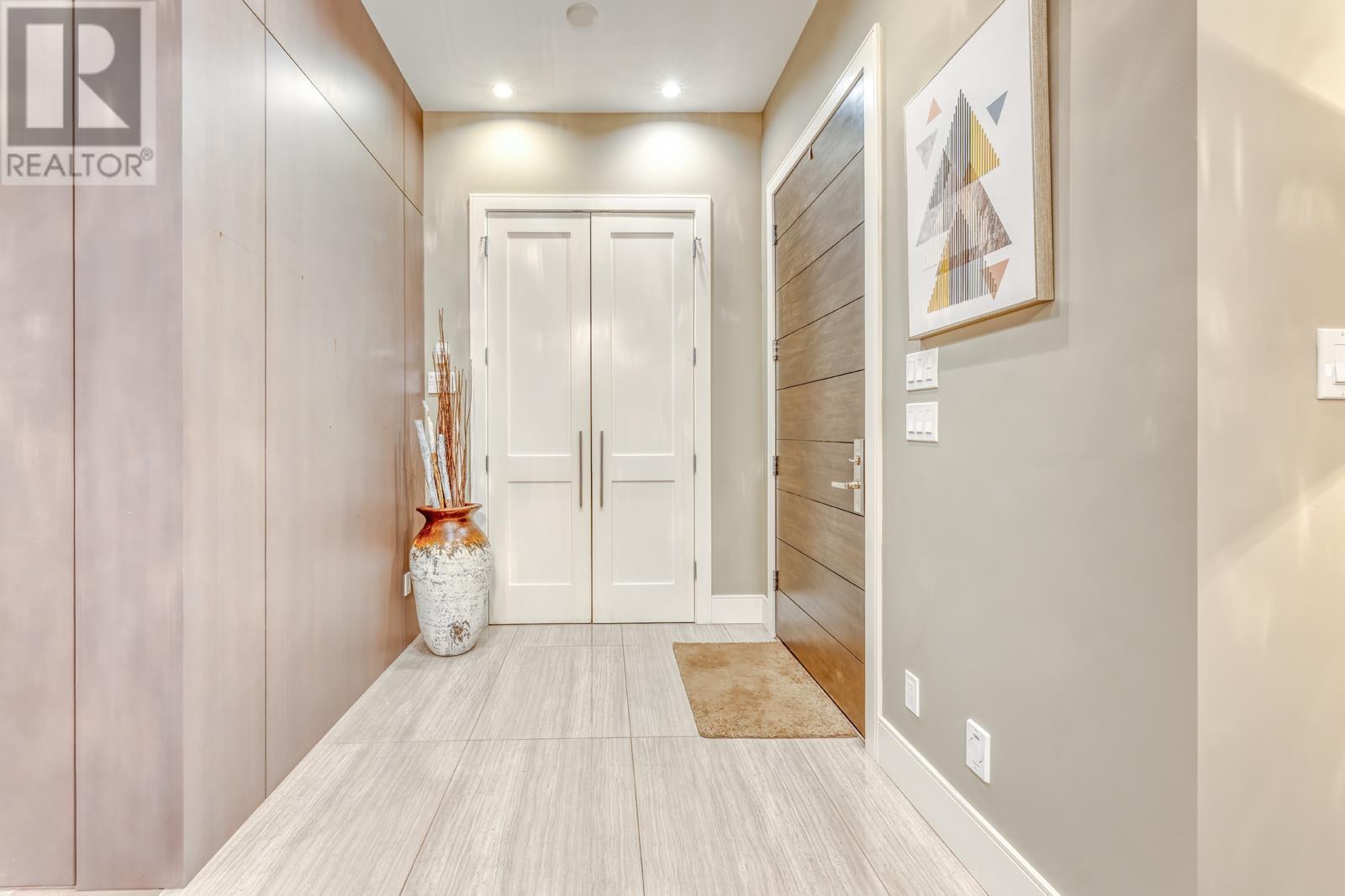 3288 W 23rd Avenue, Vancouver, British Columbia  V6L 1P9 - Photo 2 - R2976031